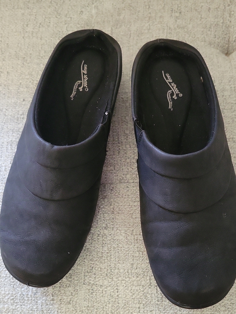 Easy Spirit Black Slip-On Mule Clogs
